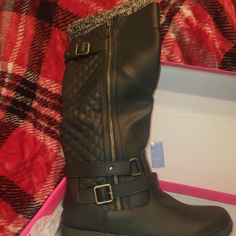 Brand new! Knee high boots!